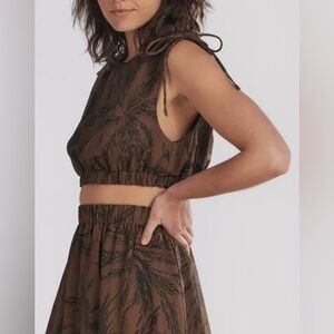 Charlie Holiday Linen Blend Chloe Printed Crop Top in a US size 6, NWT!